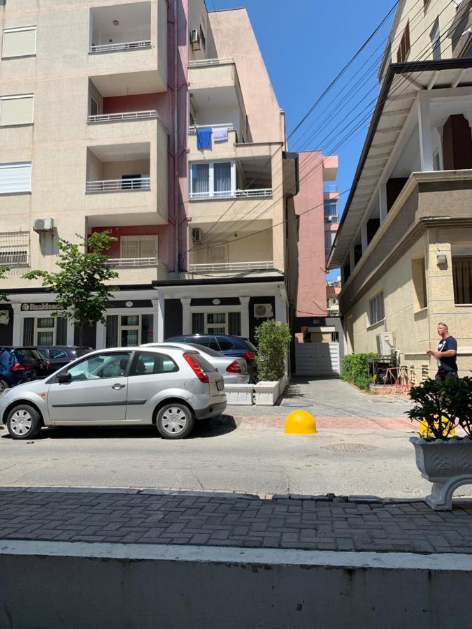 Royal Apartament Драч Екстериор снимка